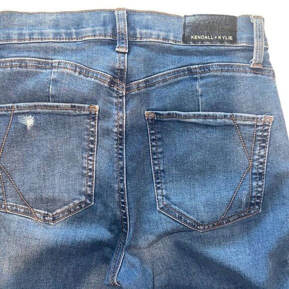 Kendall and Kylie ladies size 7/28 Jeans - Picture 7 of 12